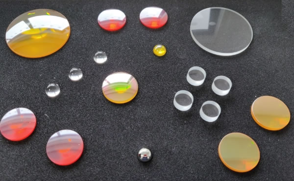 Collection of KRS5, CaF2, ZnSe and BaF2 lens, convex, concave, bivex lenses in various sizes from Crystran 