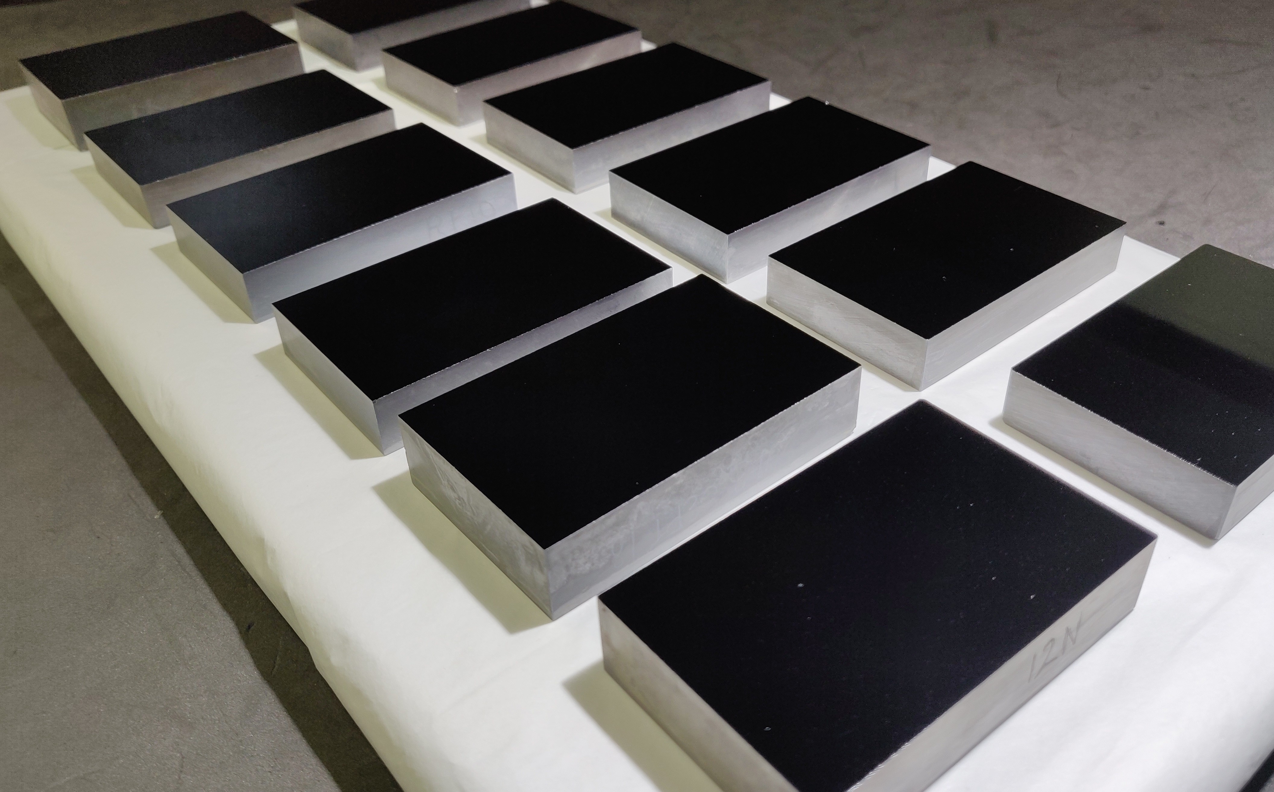 Silicon blocks for Neutron reflectivity | Crystran 